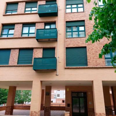 Balcones con baúles de tendido