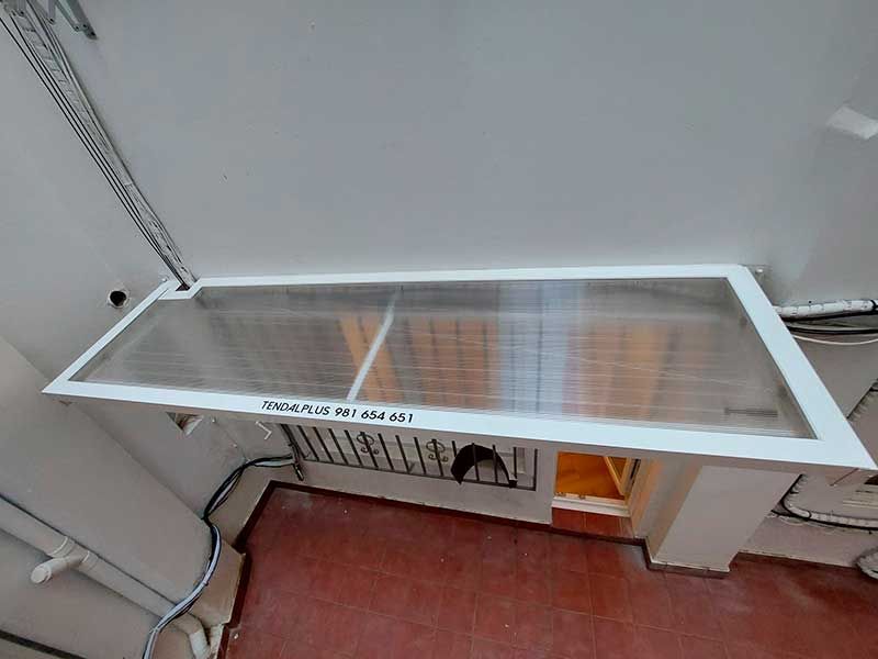 Tendal tipo tejadillo con cordaje